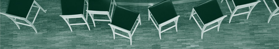 Coaching: leuchtend rote Schlingen einer Papierlampe